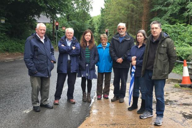 Chalford Parish Council Chairman Paul Lilly, Cllr Sharon Samaroo, Cllr David Taylor, Cllr Peter Oakley, and District Cllr Chloe Turner along with two residents on Toadsmoor Road.