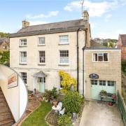 Stroud 8 bedroom Grade II listed property for sale on Rightmove - See inside (Rightmove/Canva)