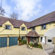 Stroud 5 bedroom detached property for sale on Rightmove - See inside (Rightmove/Canva)