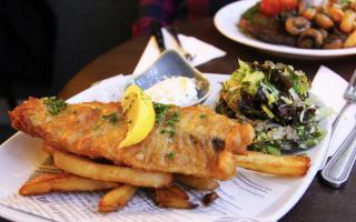 Best places for fish and chips near Stroud according to Tripadvisor reviews (Canva)