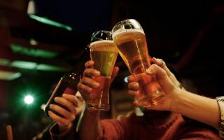 Best bars and pubs in Stroud according to Tripadvisor reviews (Canva)