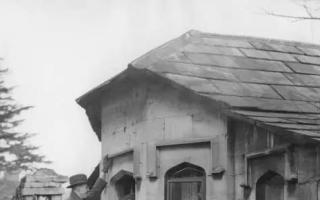 Gloucrestershire's smallest house Far Hill Lodge in 1937